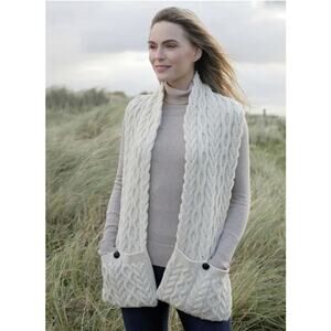Aran Woollen Mills 100% Merino Wool Chunky Cable Fisherman Knit Pocket Scarf